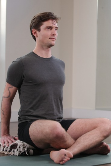 Dustin McCallister (ES)