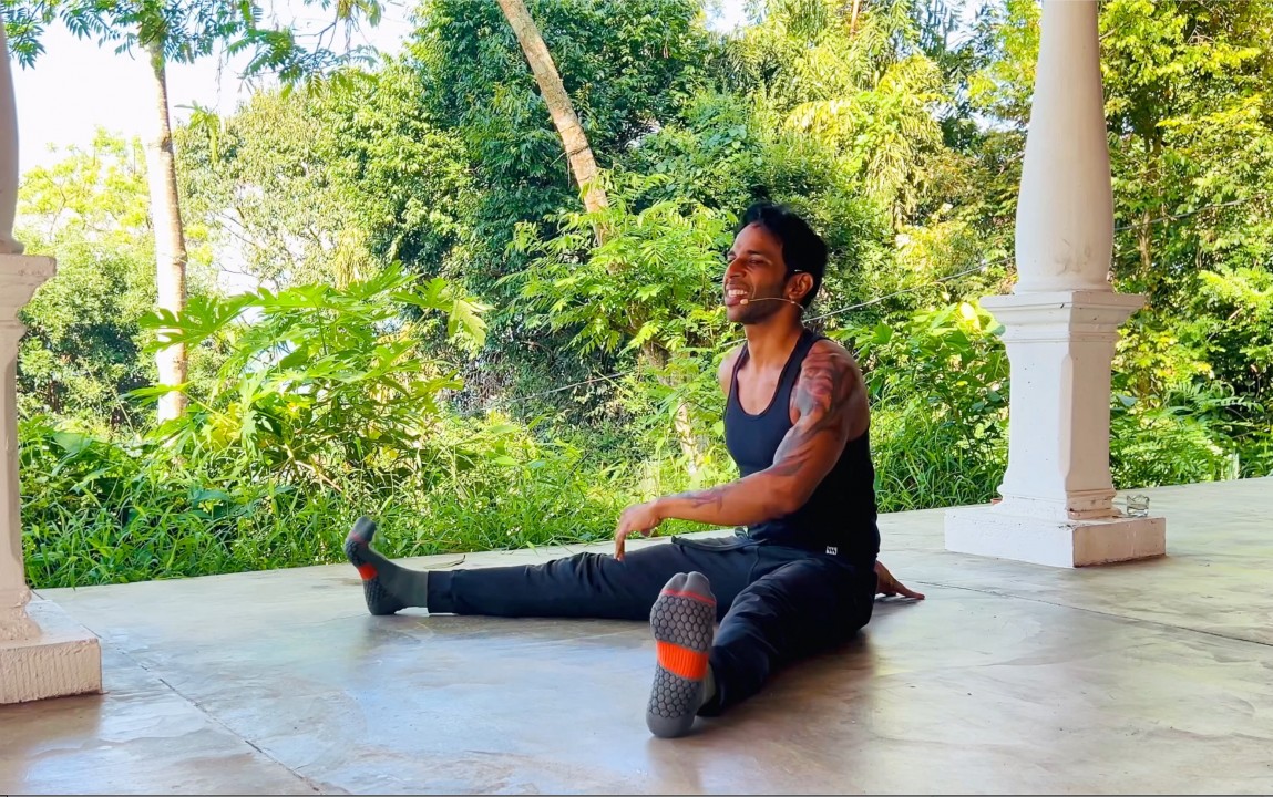 Soft Mobility Flow: Hips & Side Body